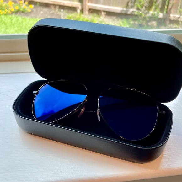 {Victoria Beckham} Sunglasses - Picture 6 of 9